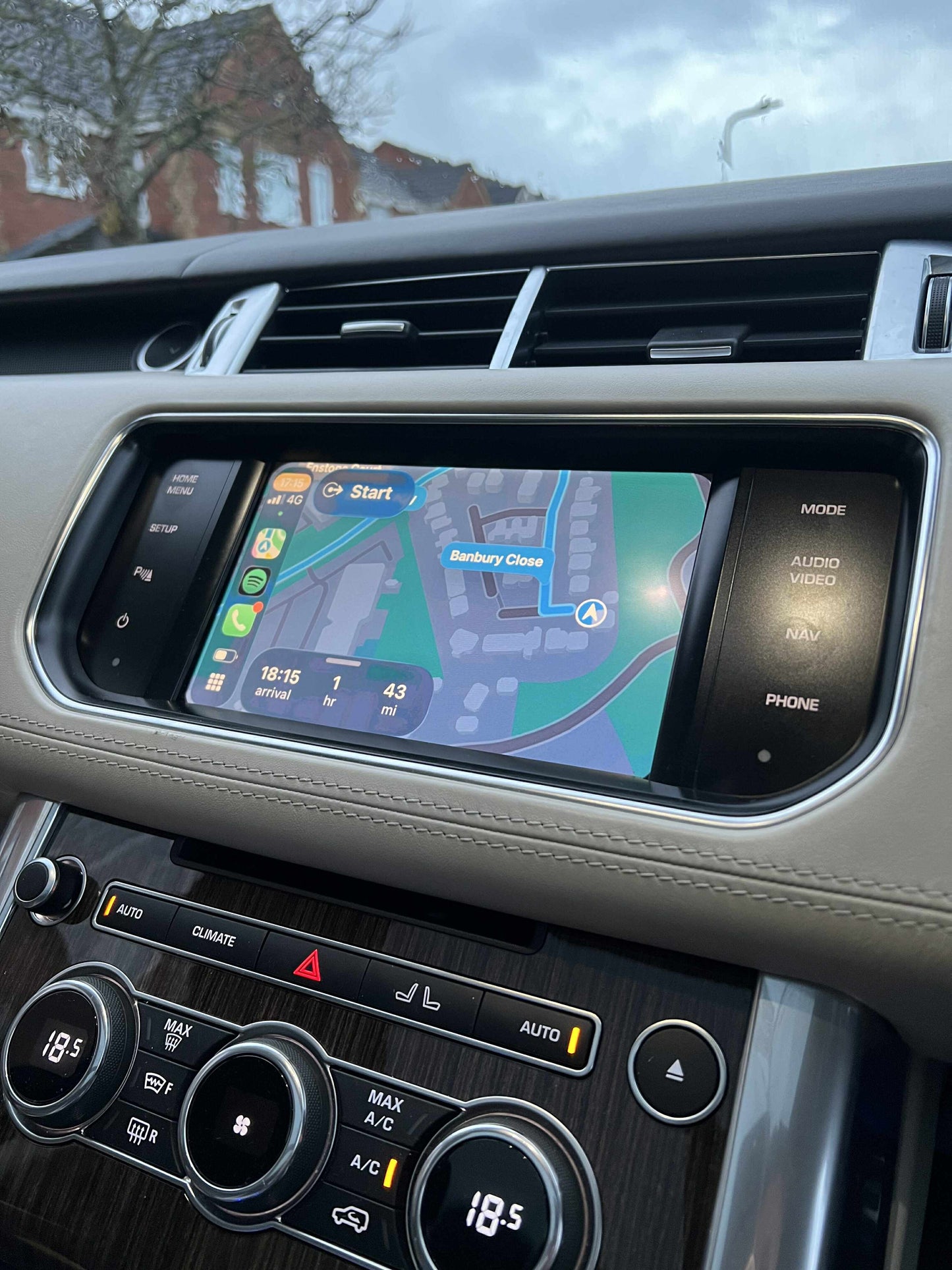 Jaguar, Land Rover & Range Rover CarPlay & Android Auto Bosch